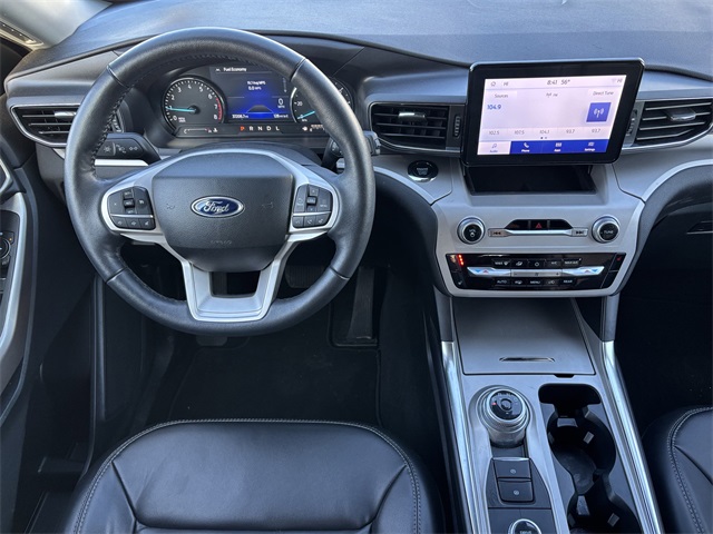 Vehicle image 17 of 26