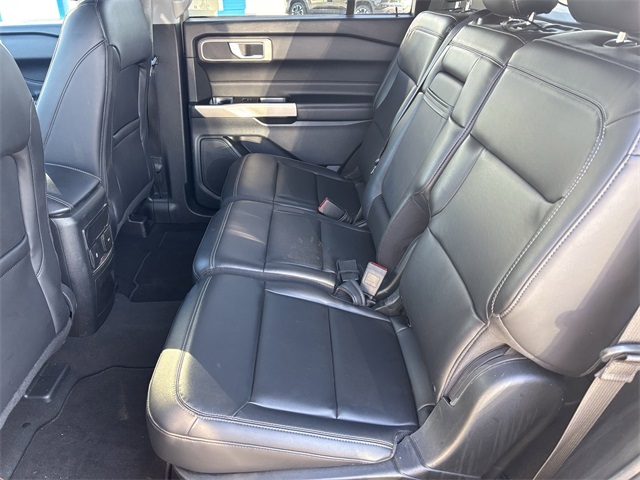 Vehicle image 15 of 26