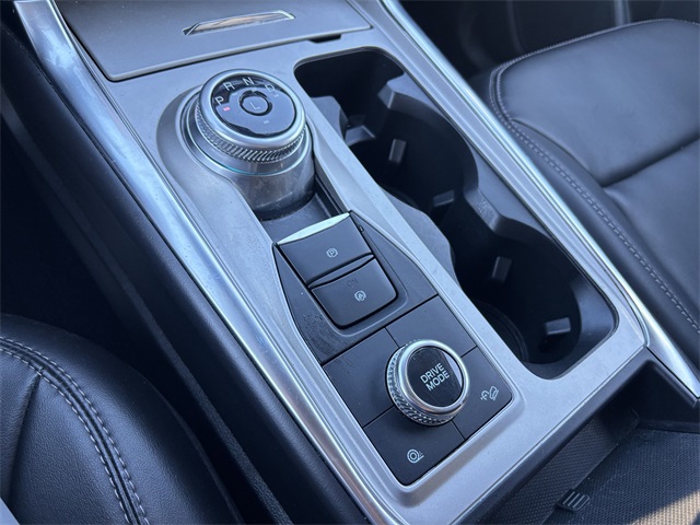 Vehicle image 24 of 26