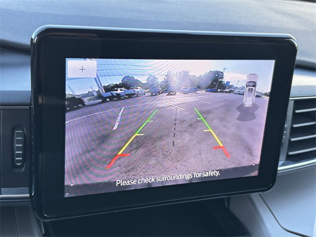 Vehicle image 23 of 26