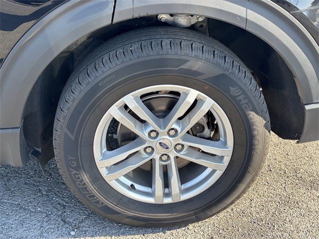 Vehicle image 9 of 26