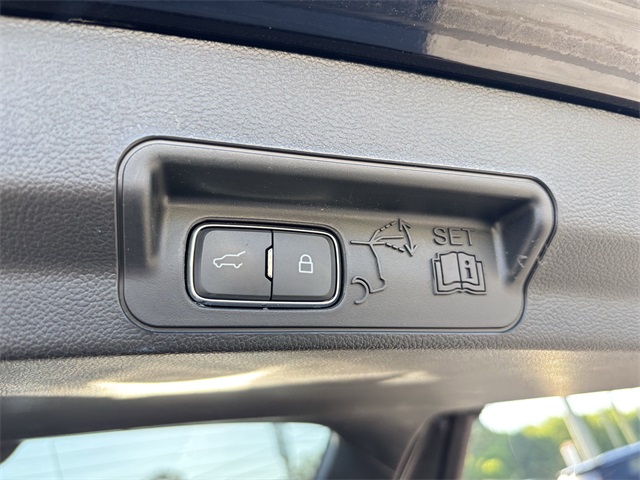 Vehicle image 19 of 26