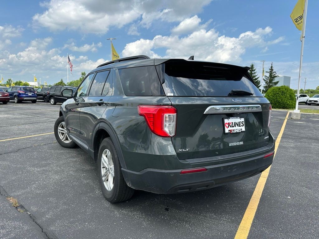 Vehicle image 4 of 25