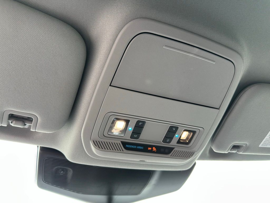 Vehicle image 22 of 25