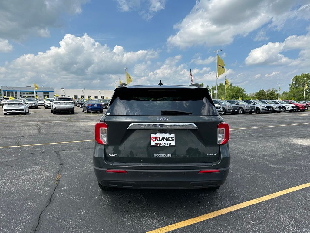 Vehicle image 5 of 25