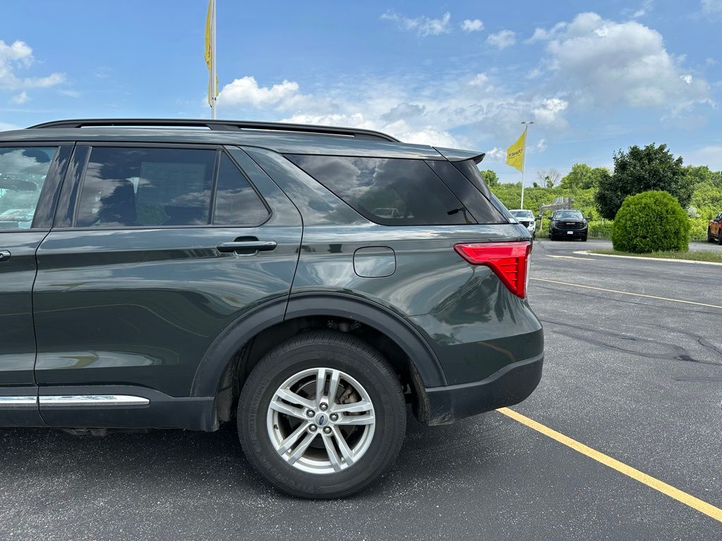 Vehicle image 3 of 25