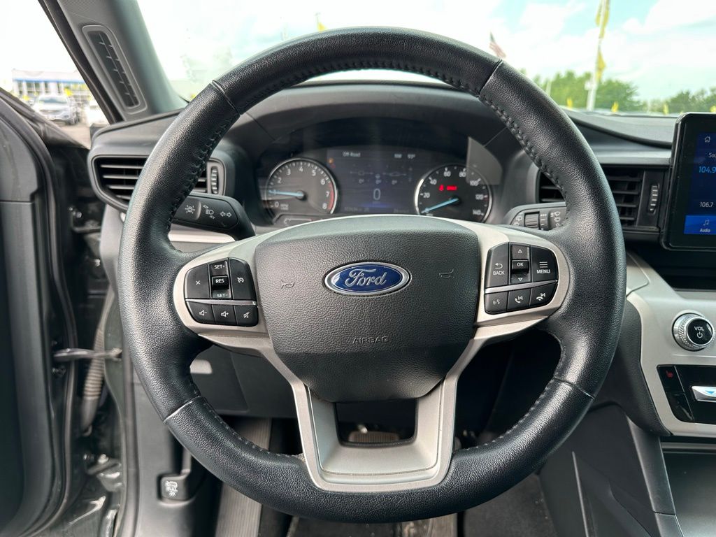 Vehicle image 15 of 25
