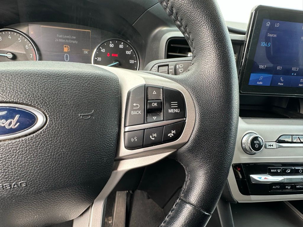 Vehicle image 14 of 25