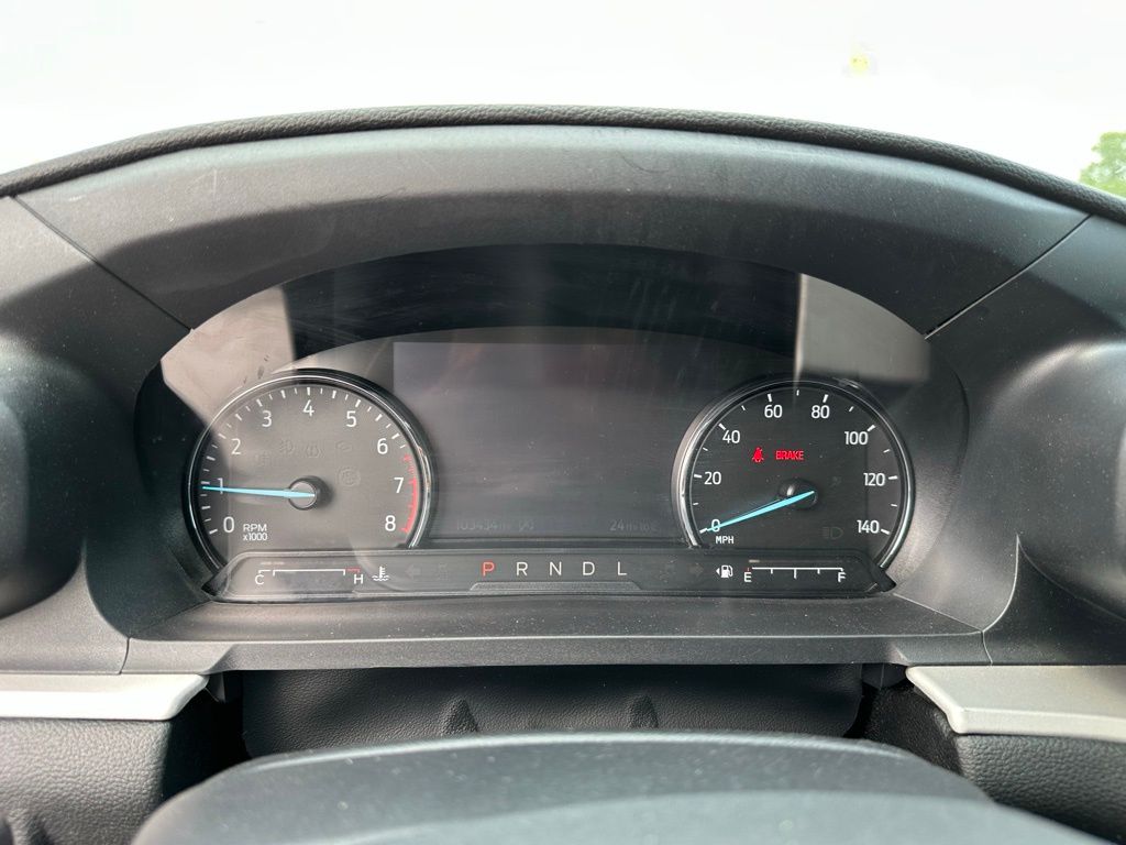 Vehicle image 16 of 25