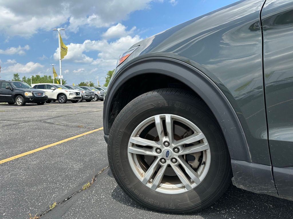 Vehicle image 7 of 25