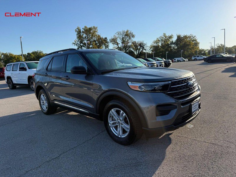 2023 Ford Explorer XLT Image 3 of 36