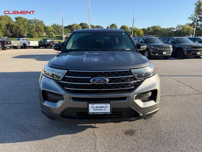 2023 Ford Explorer XLT Image 2 of 36