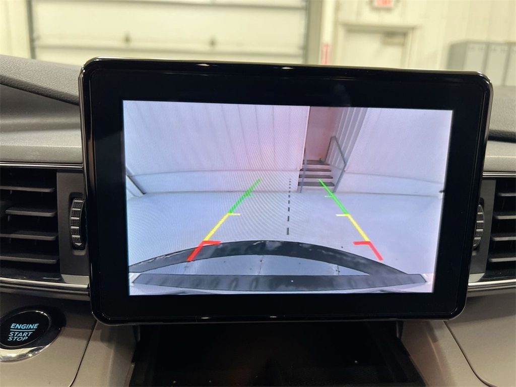 2023 Ford Explorer XLT Image 22 of 28