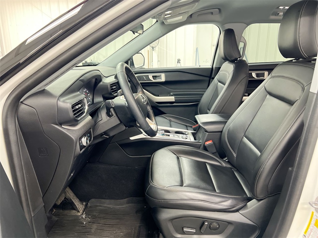 2023 Ford Explorer XLT Image 16 of 28