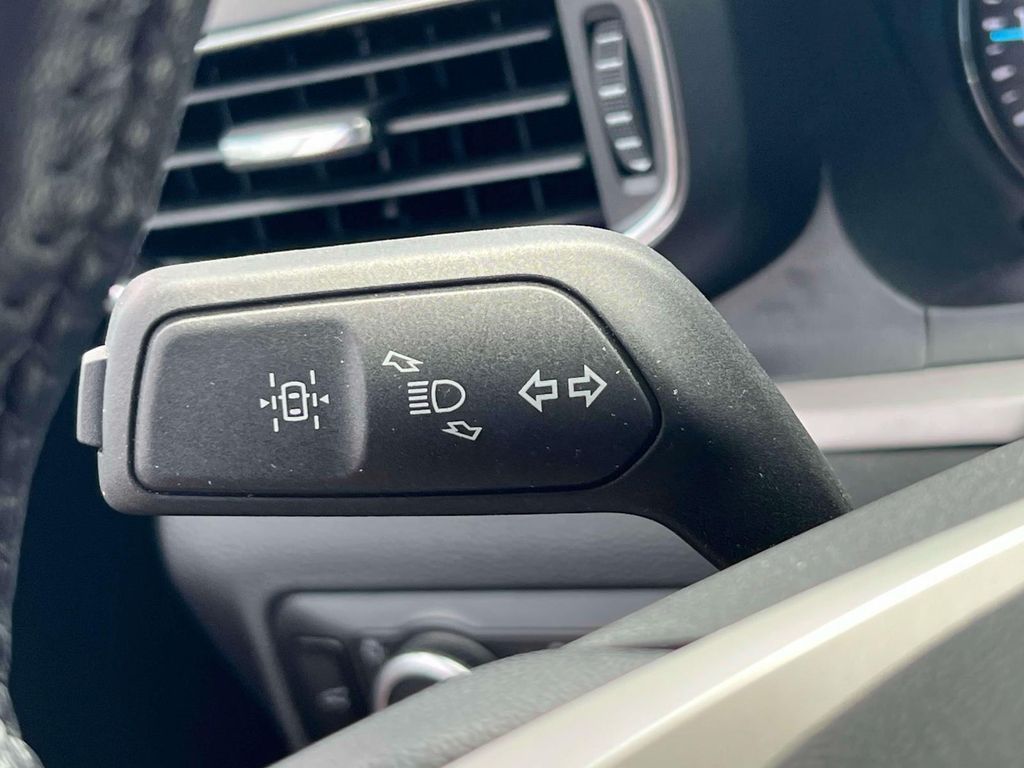 2023 Ford Explorer XLT Image 29 of 31