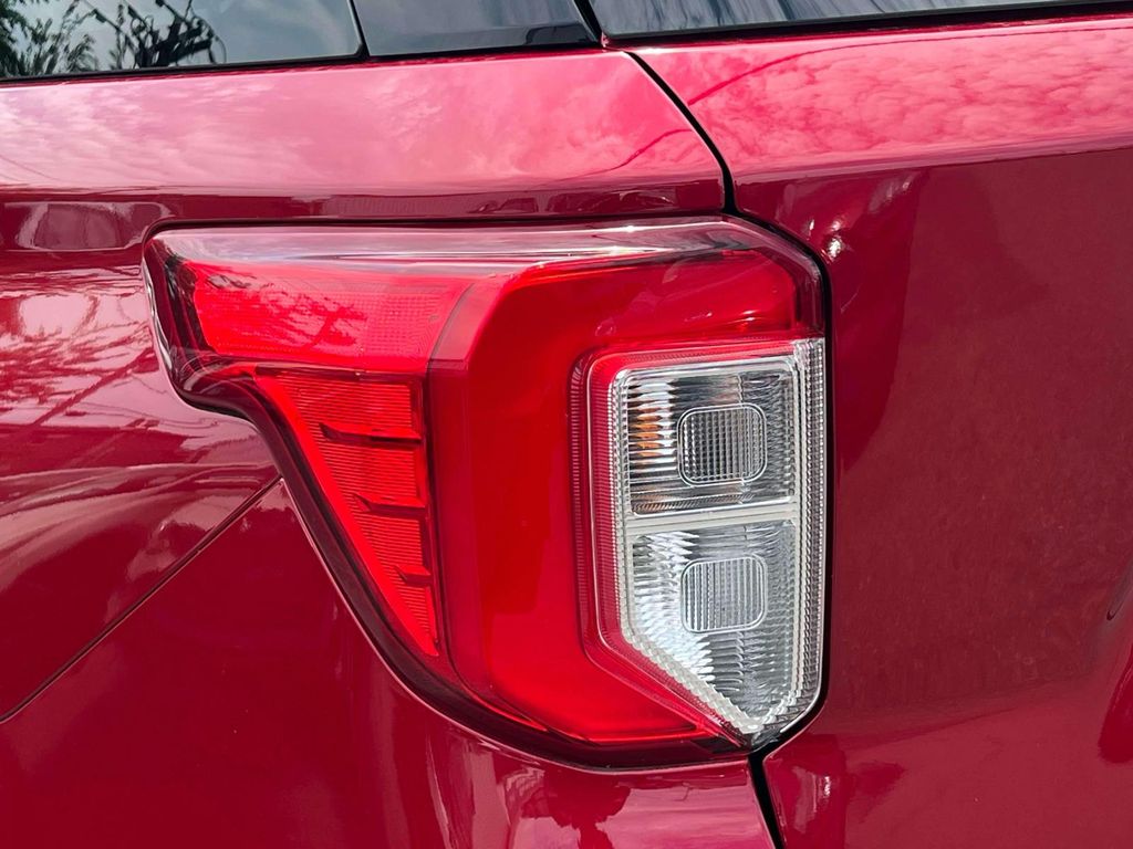2023 Ford Explorer XLT Image 24 of 31