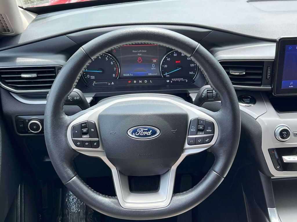 2023 Ford Explorer XLT Image 26 of 31