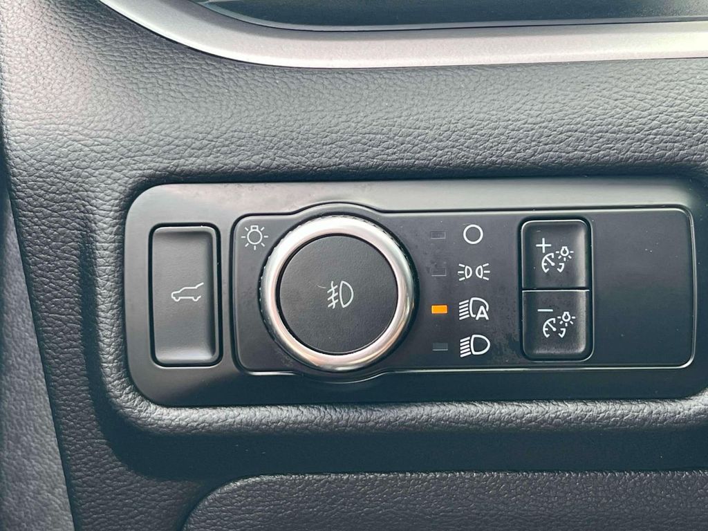 2023 Ford Explorer XLT Image 15 of 31