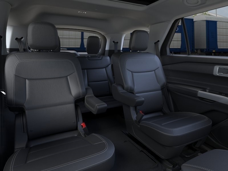 Vehicle image 11 of 24