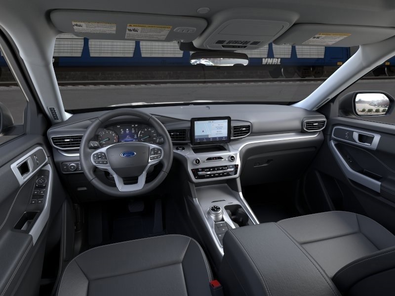 Vehicle image 14 of 24