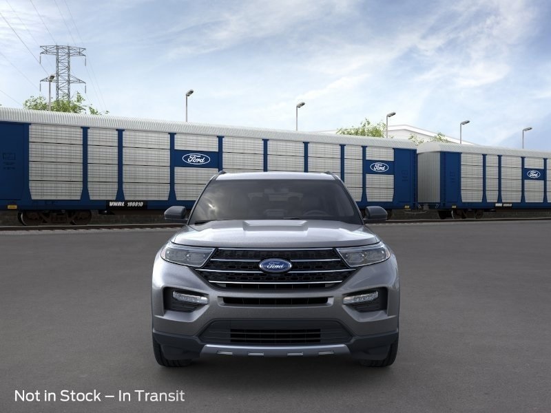 Vehicle image 3 of 24