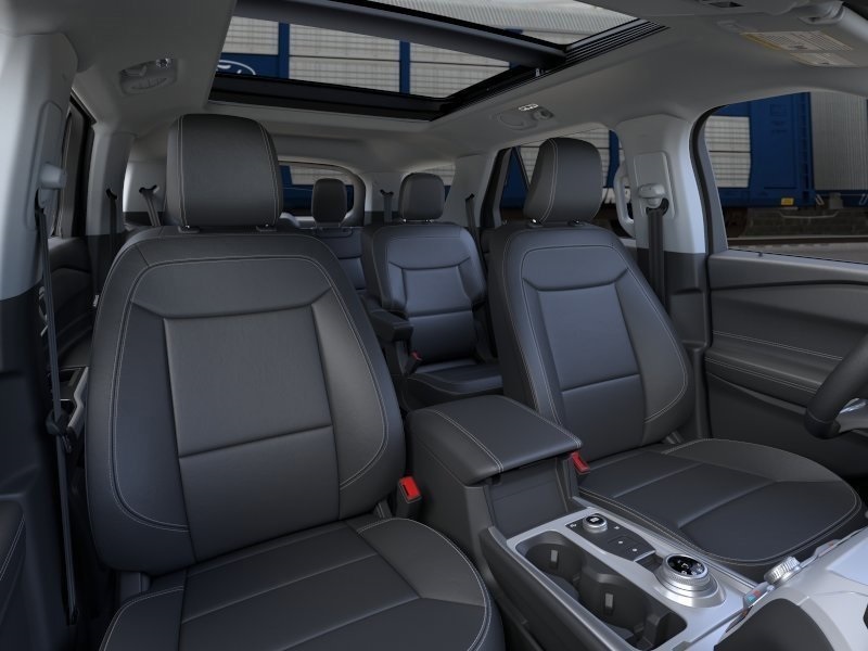 Vehicle image 10 of 24
