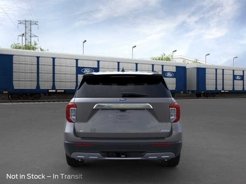 Vehicle image 6 of 24