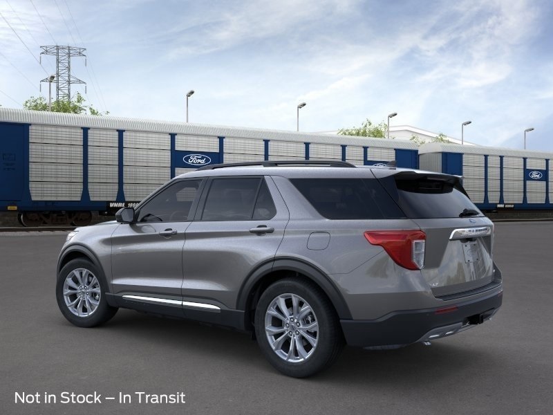 Vehicle image 7 of 24