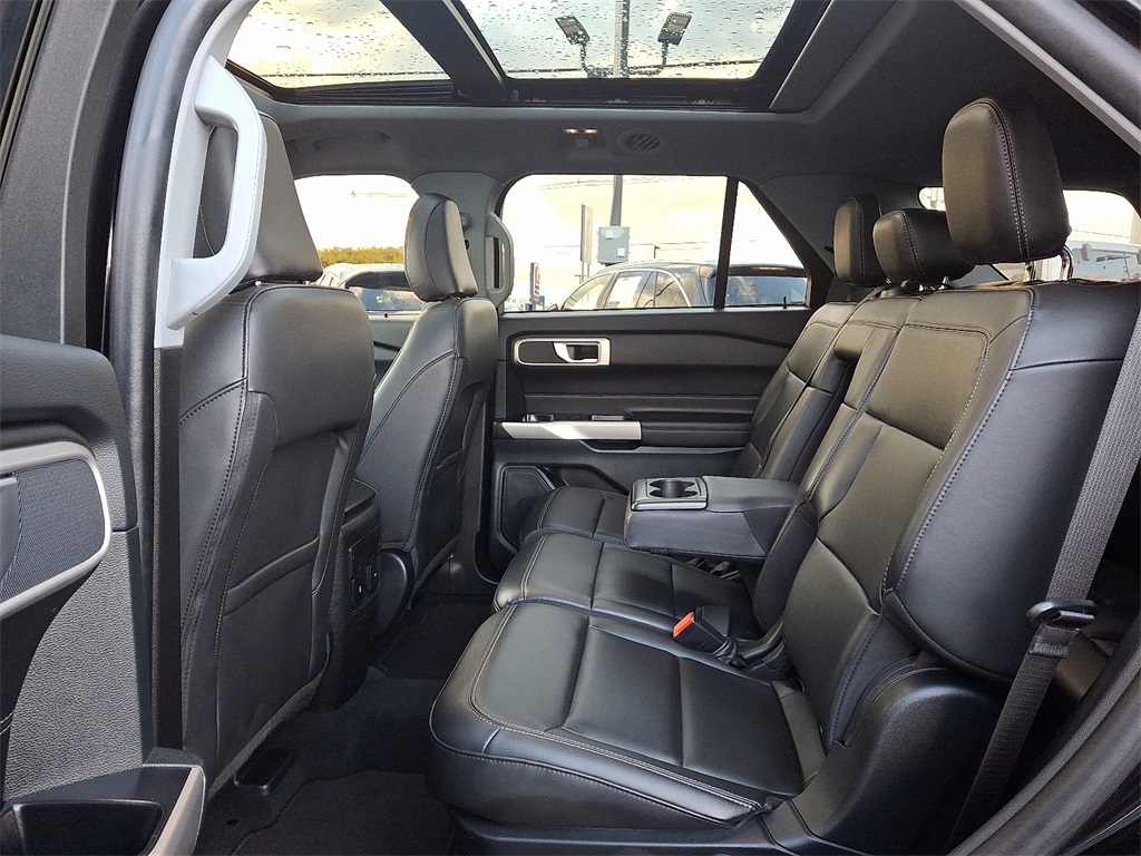 2023 Ford Explorer XLT Image 10 of 34