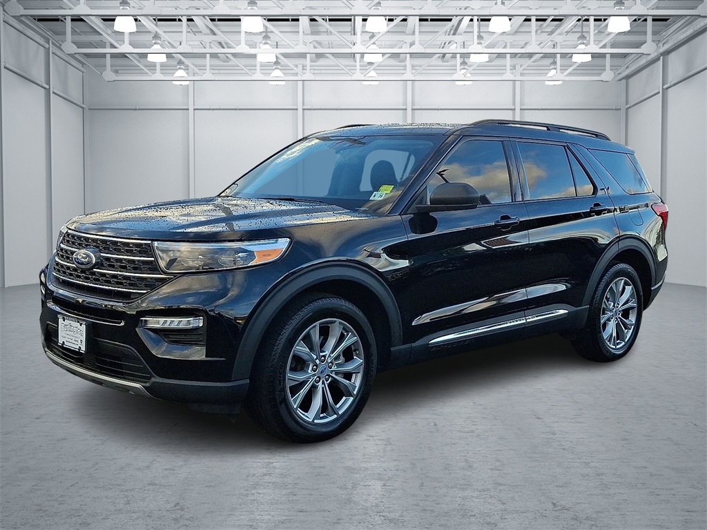 2023 Ford Explorer XLT Image 1 of 34