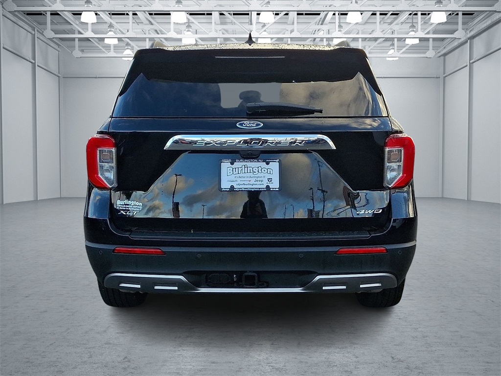 2023 Ford Explorer XLT Image 9 of 34