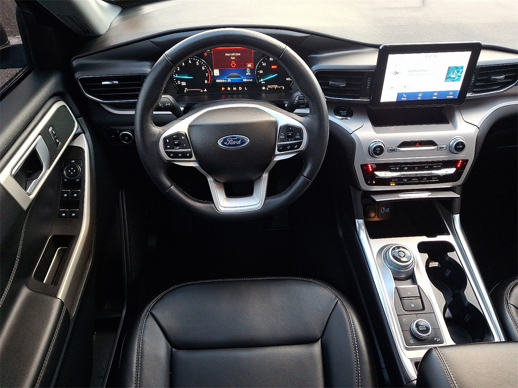 2023 Ford Explorer XLT Image 12 of 34