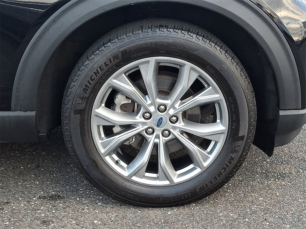 2023 Ford Explorer XLT Image 7 of 34