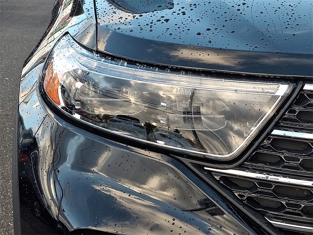 2023 Ford Explorer XLT Image 28 of 34