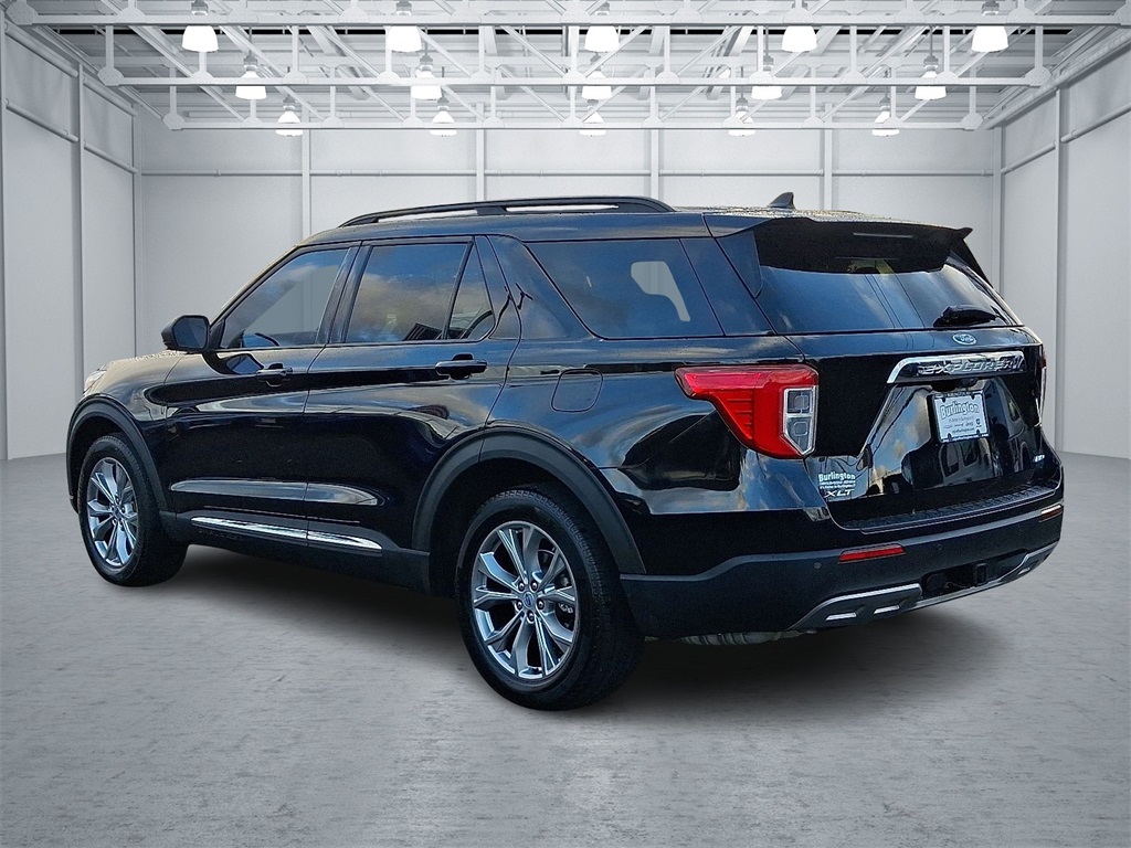 2023 Ford Explorer XLT Image 6 of 34