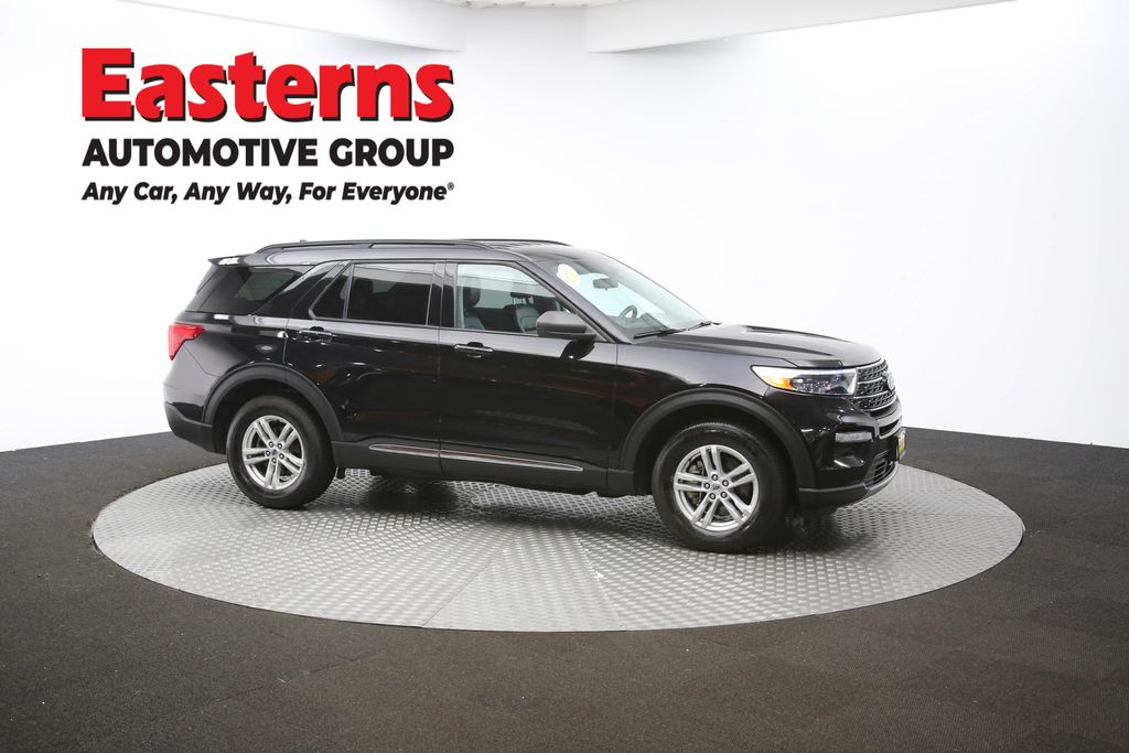 2023 Ford Explorer XLT Image 10 of 64