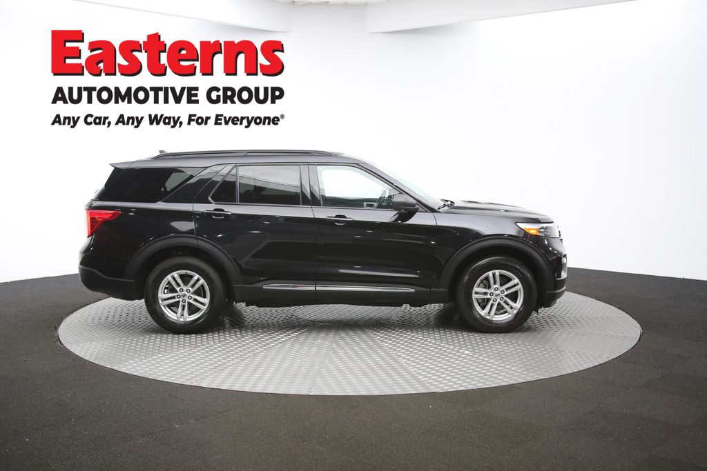 2023 Ford Explorer XLT Image 16 of 64