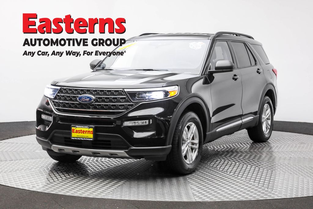 2023 Ford Explorer XLT Image 6 of 64