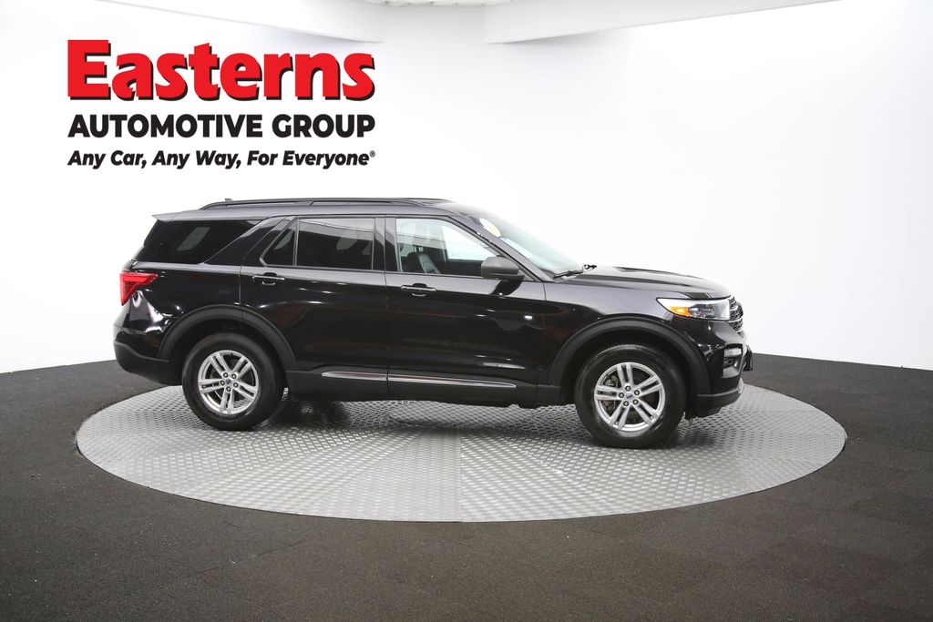 2023 Ford Explorer XLT Image 19 of 64