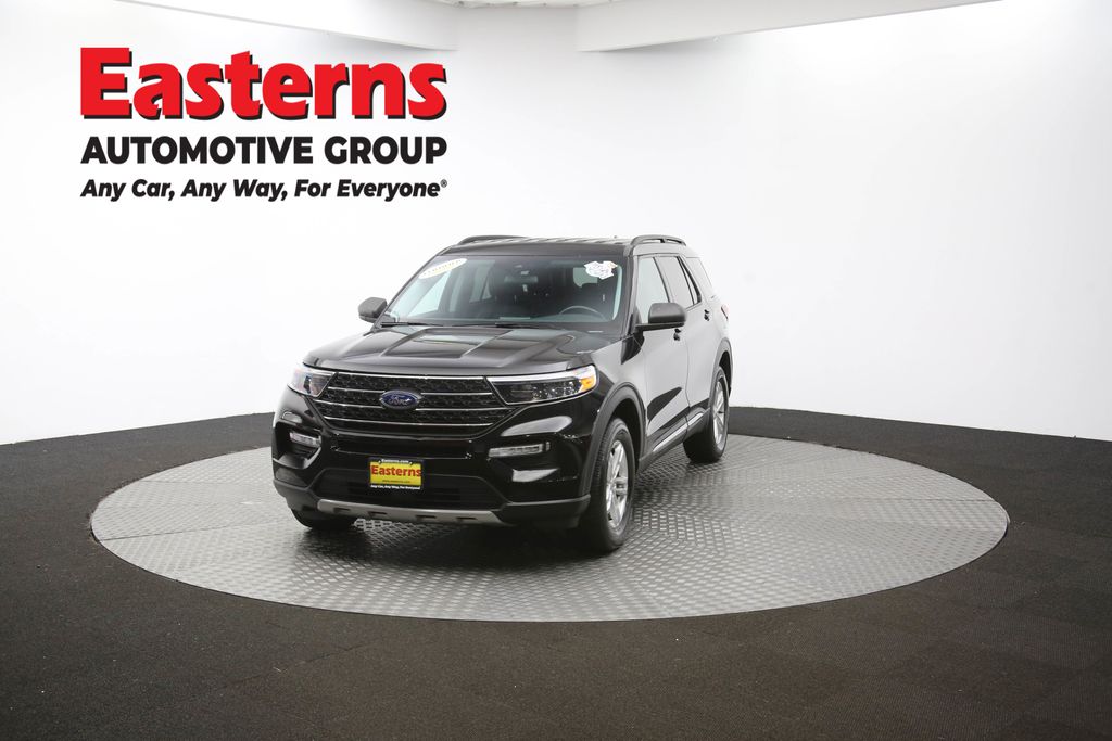 2023 Ford Explorer XLT Image 4 of 64