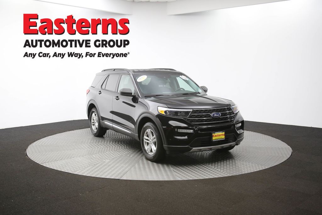 2023 Ford Explorer XLT Image 13 of 64