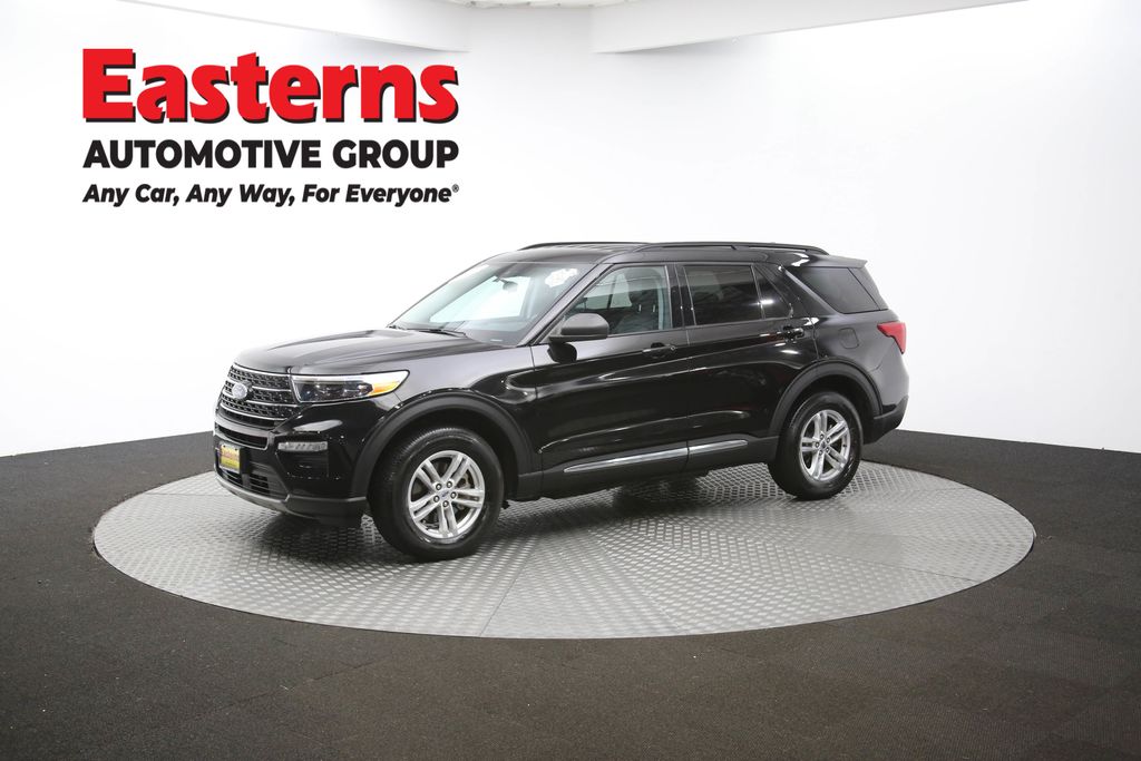 2023 Ford Explorer XLT Image 5 of 64