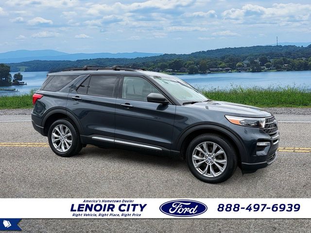 2023 Ford Explorer XLT Image 3 of 28