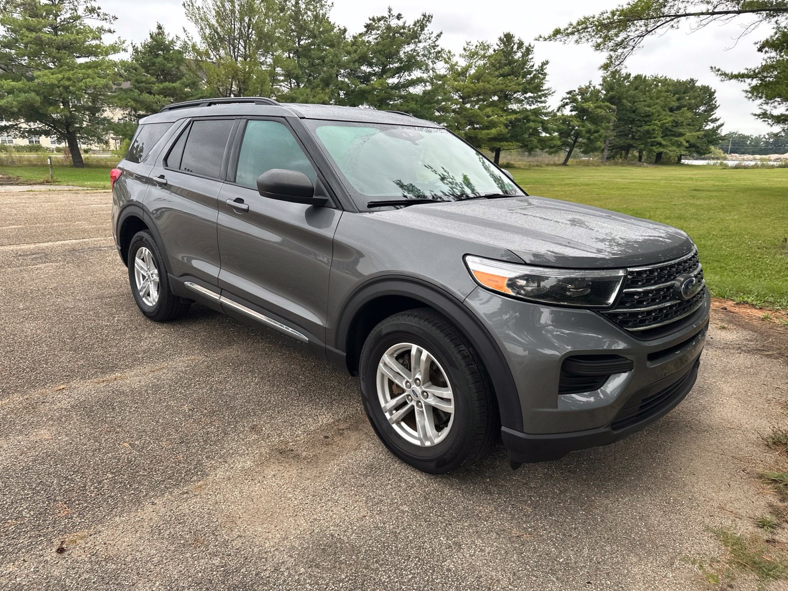 2023 Ford Explorer XLT Image 3 of 44