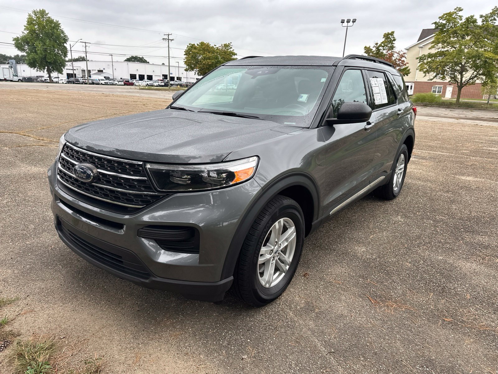 2023 Ford Explorer XLT Image 1 of 44