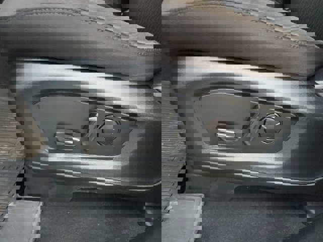 2023 Ford Explorer XLT Image 26 of 30