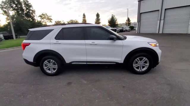 2023 Ford Explorer XLT Image 5 of 30