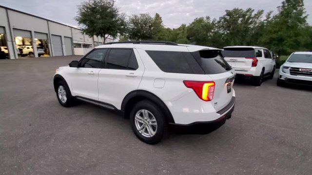 2023 Ford Explorer XLT Image 8 of 30