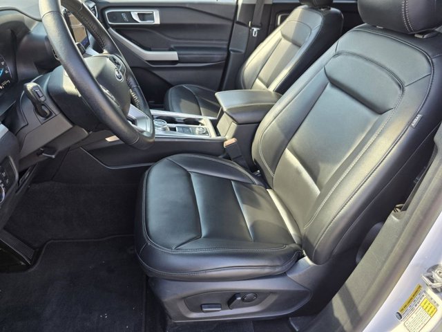 2023 Ford Explorer XLT Image 13 of 31