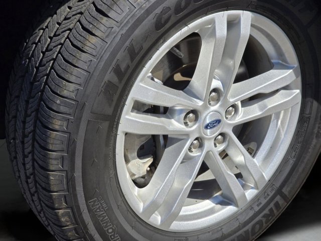 2023 Ford Explorer XLT Image 9 of 31